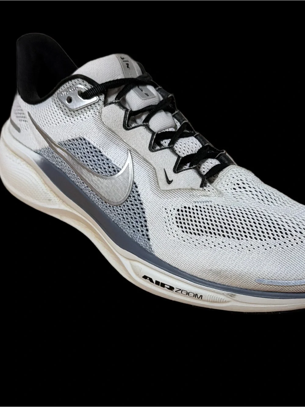 Nike Air Pegasus 42 Men’s White, Gray & Black Runners size 11 GUC